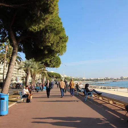 Beautiful 2-bedroom - Near The Palais And The Beaches