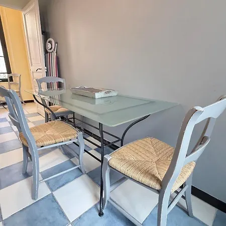 Beautiful 2-bedroom - Near The Palais And The Beaches Cannes