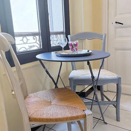 Beautiful 2-bedroom - Near The Palais And The Beaches